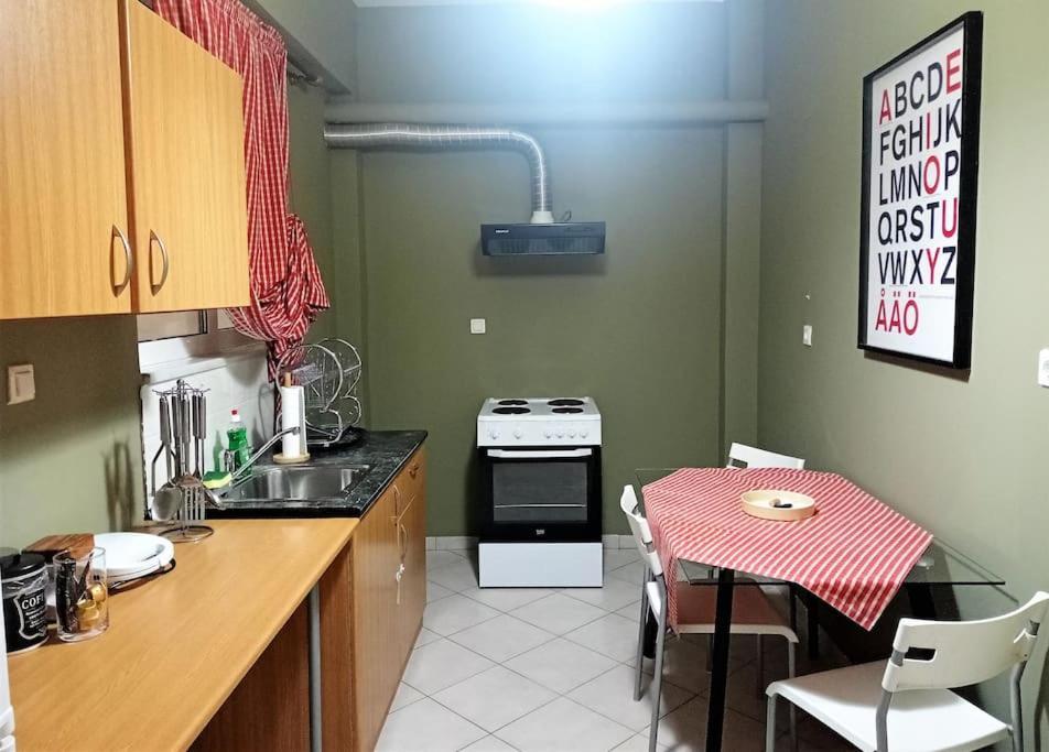 Traveler'S Nest - Central Apartment Tripoli Exteriör bild